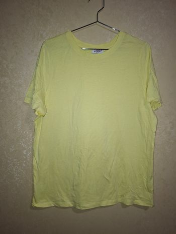 T-shirt jaune