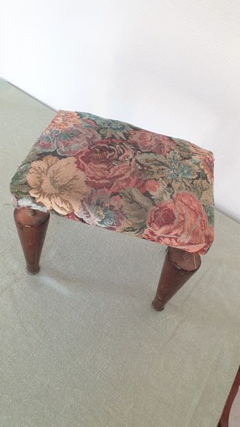 Vintage meuble ancien petit tabouret de pieds bois et tissu