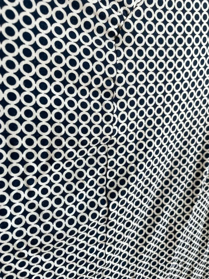 Petit pull bleu marine à motif rond blanc - photo numéro 5