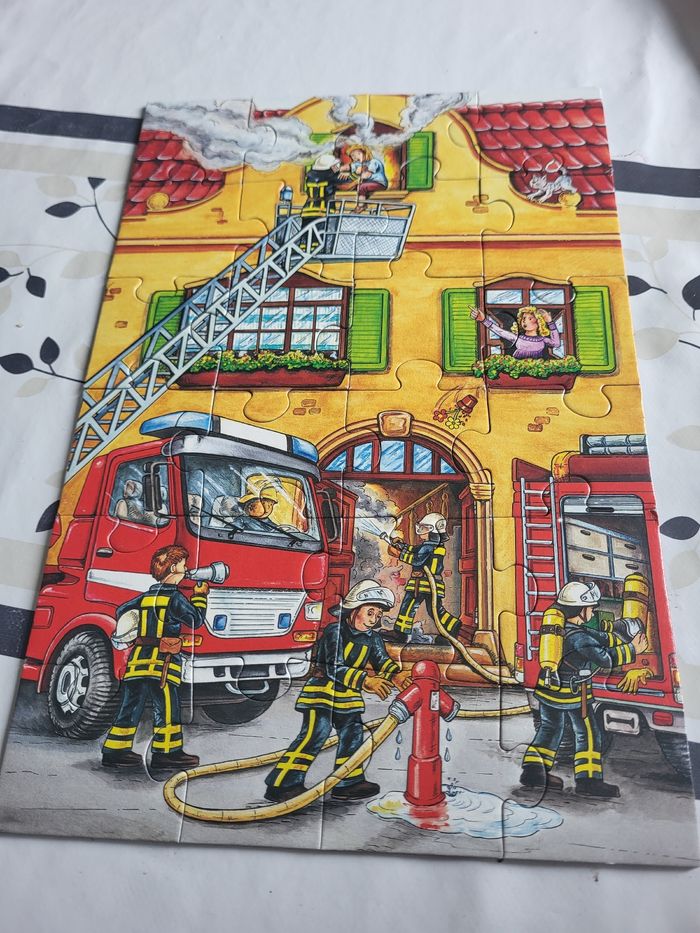 2 puzzles de 24 pièces, véhicules, camions - photo numéro 2