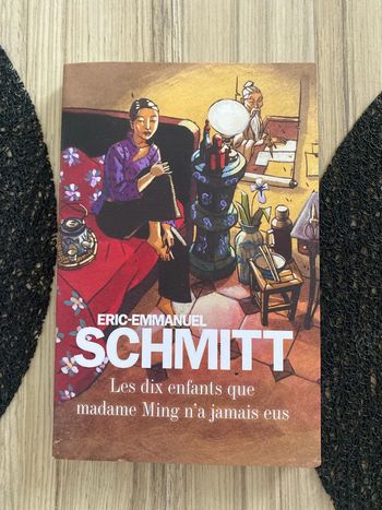 Livre format grand poche