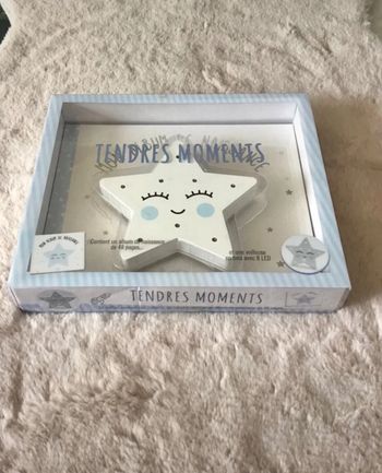 Magnifique coffret livre de naissance et veilleuse étoile en bois (0124)