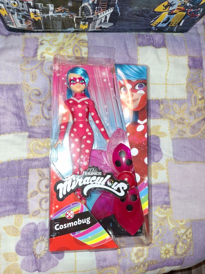 Poupée miraculous cosmobug