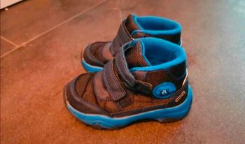 Bottines baskets hautes d'hiver à scratchs garçon 24