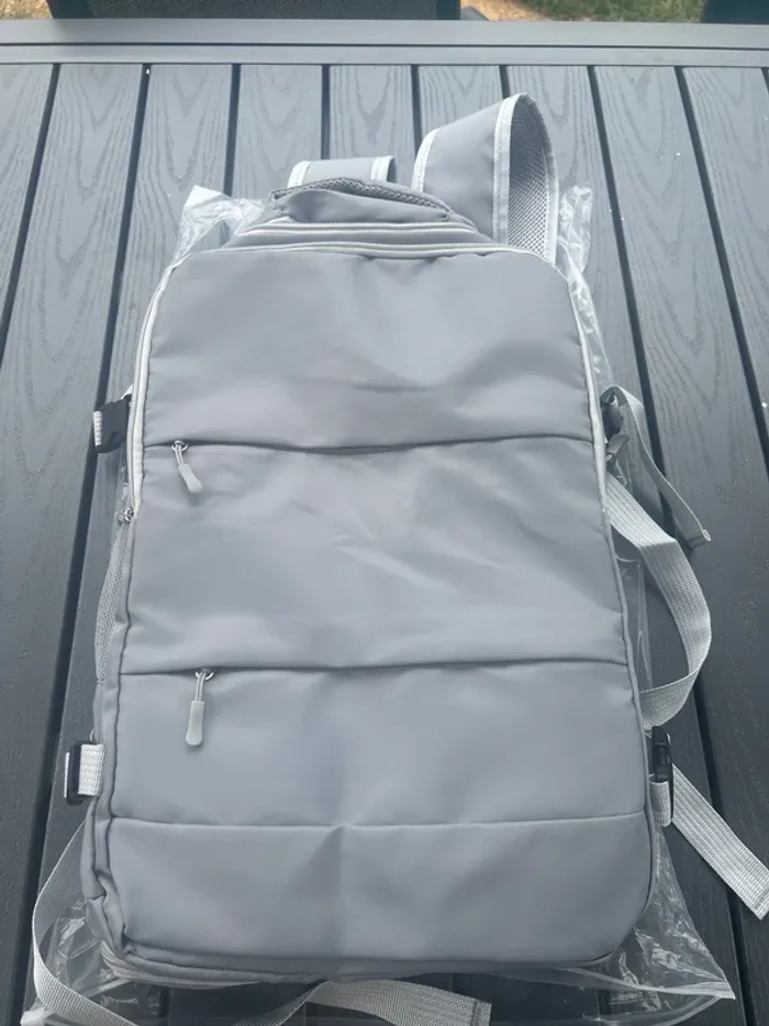 sac à dos de voyage neuf - photo numéro 2