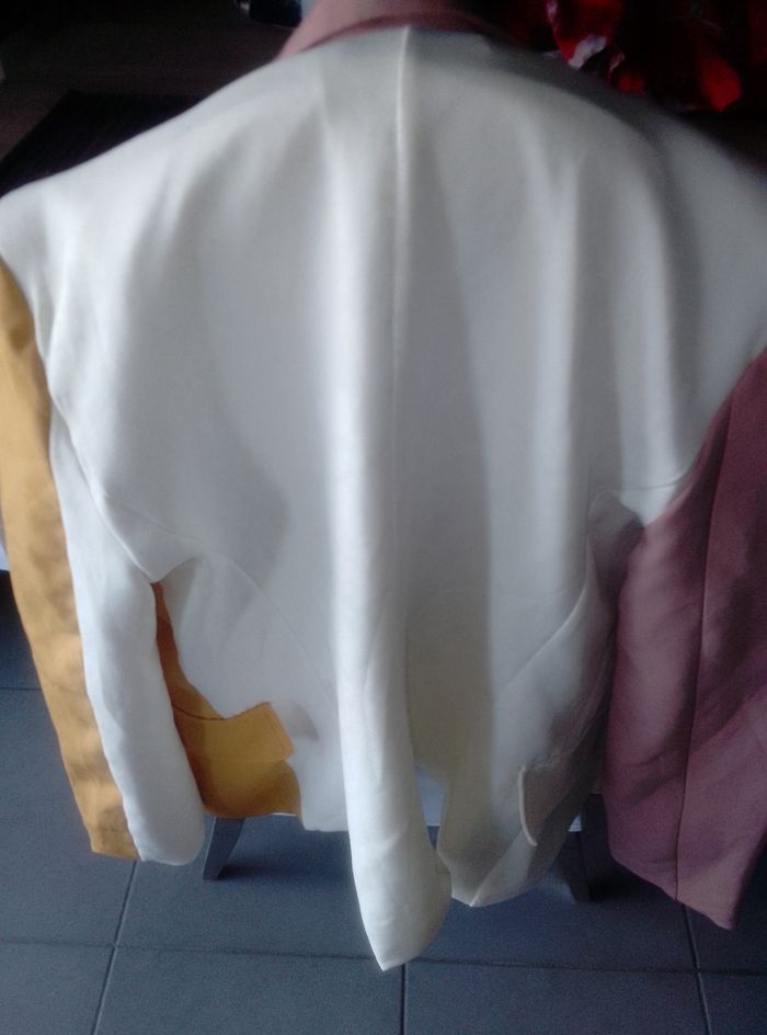 3 Vestes plusieurs coloris, plusieurs tailles - photo numéro 1