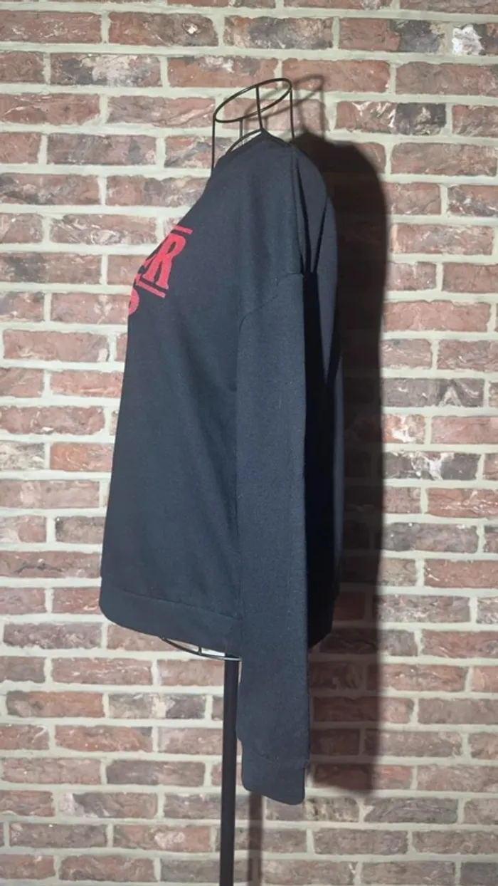 Sweat Stranger Things noir et rpuge Taille S / 36 - photo numéro 6