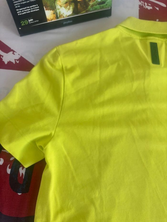 Polo Lacoste taille S vert fluo logo ton sur ton - photo numéro 13