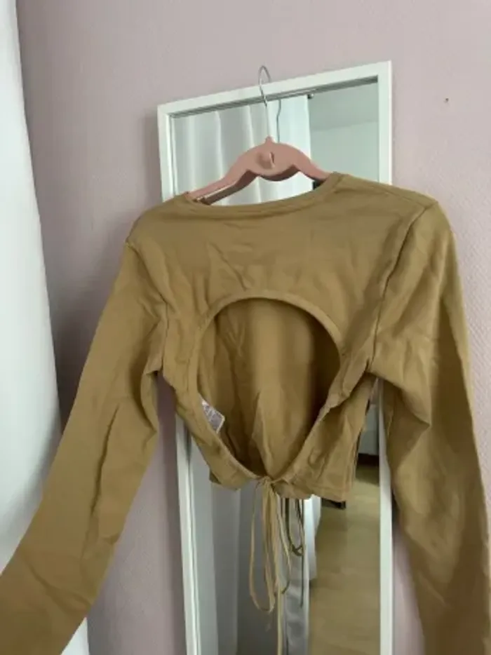 Top camel dos, nu ONLY - photo numéro 4