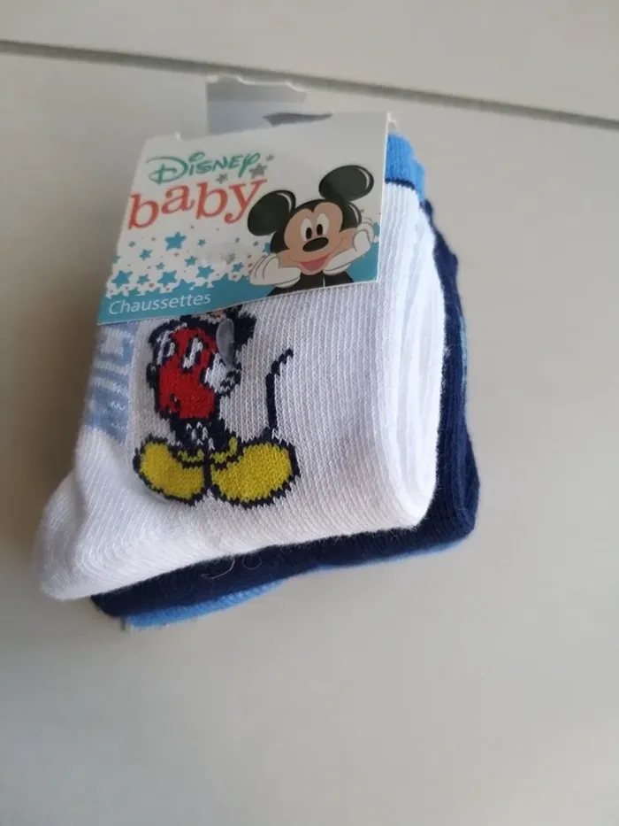 Chaussettes neuf garçon 18-20 Disney