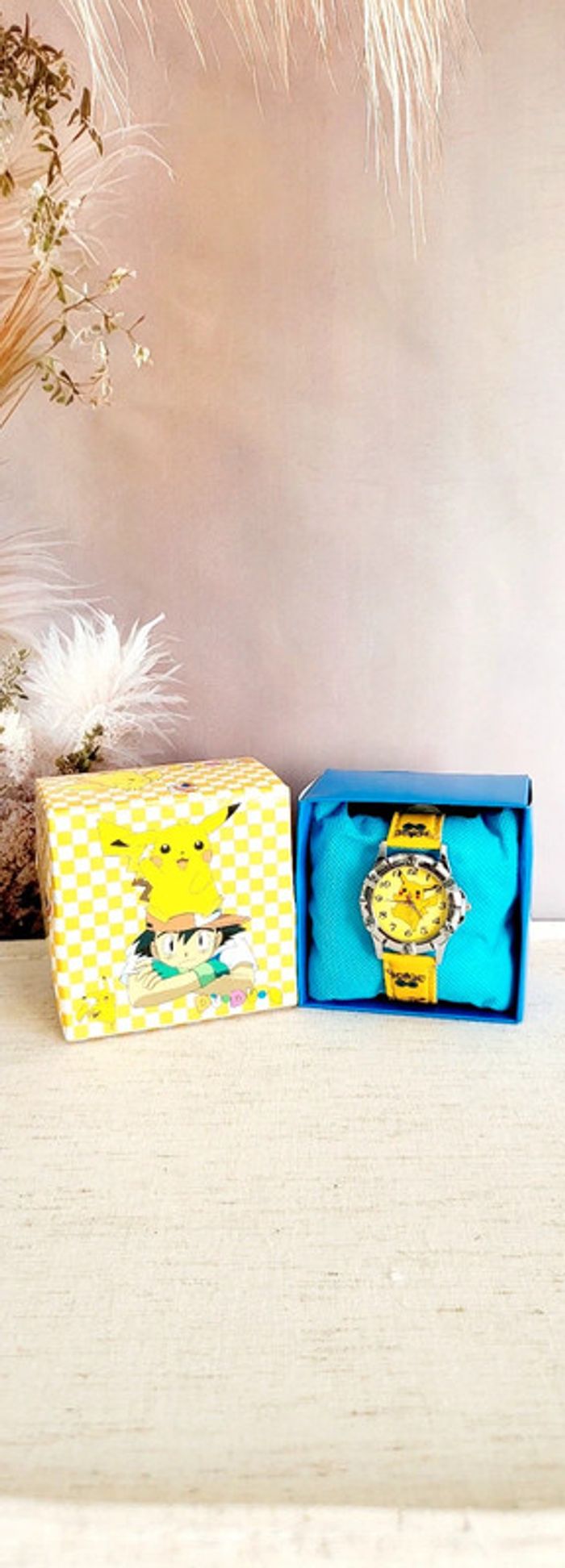 Montre Pikachu jaune avec coffret - Pokémon