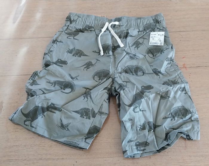 Lot de 3 bermudas garçon 10ans neufs - photo numéro 6