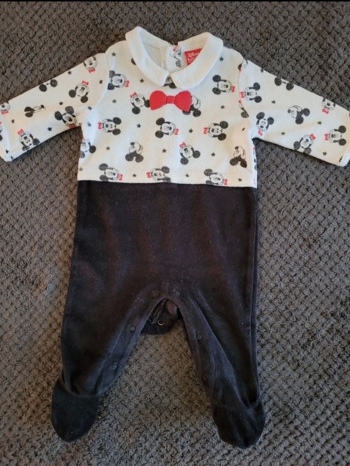 Lot de 3 pyjamas velours 3 mois - photo numéro 4