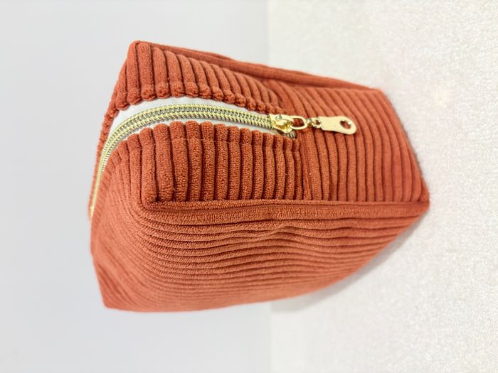 Trousse de toilette couleur Ocre doublure fleurie