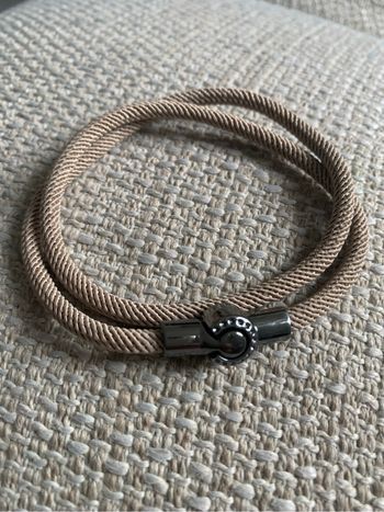 Superbe bracelet beige