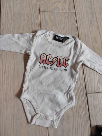 Body ACDC 6 mois