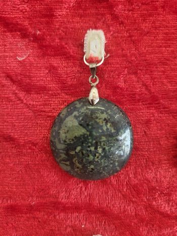 Pendentif ronde ,jaspe kambamba