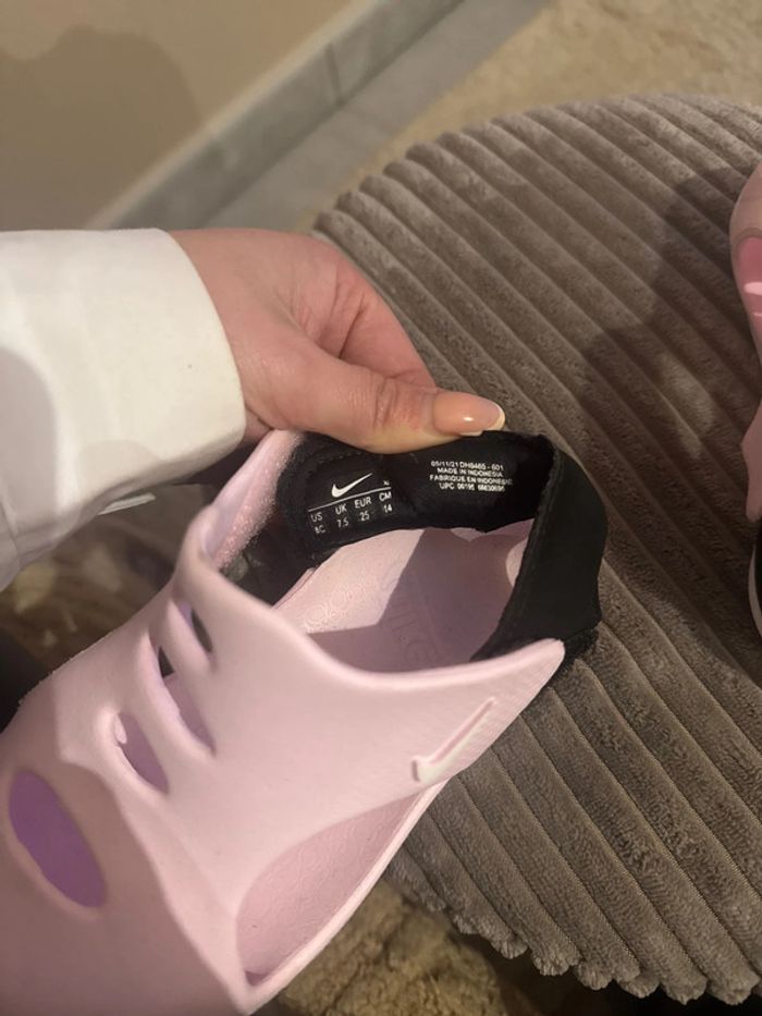 Sandale fille Nike authentique rose pointure 25 - photo numéro 4