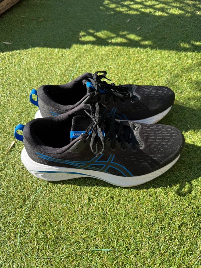 Basket runner ASICS gel excite 10 taille 42 1/2 - photo numéro 5