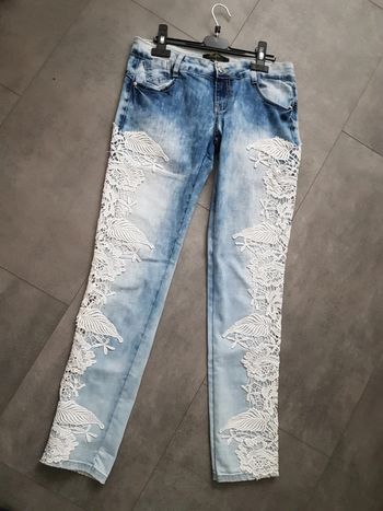 Jeans clair strech  dentelles T38