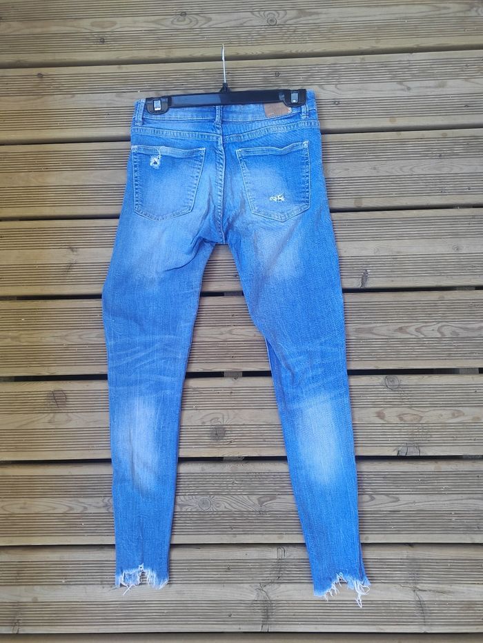 Jean Skinny Troué Taille Basse Bershka – Femme Taille S/36 – Look Y2K 🔥 - photo numéro 7