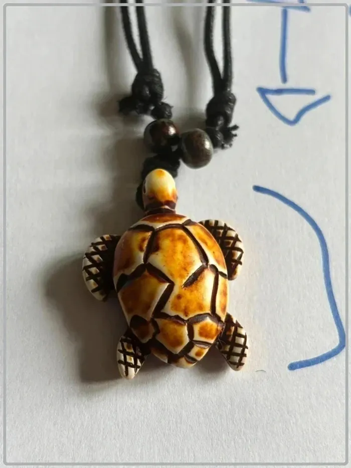 Collier tortue en résine cordon réglable - photo numéro 3