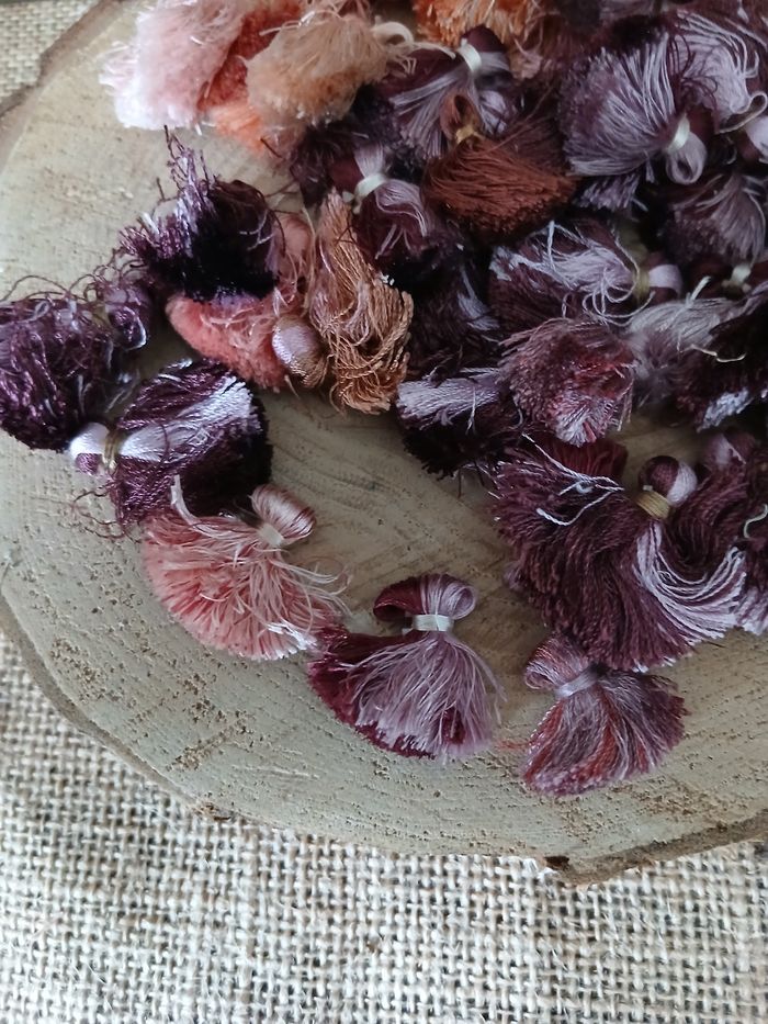 Lot de 50 glands pompons violet rose - photo numéro 2