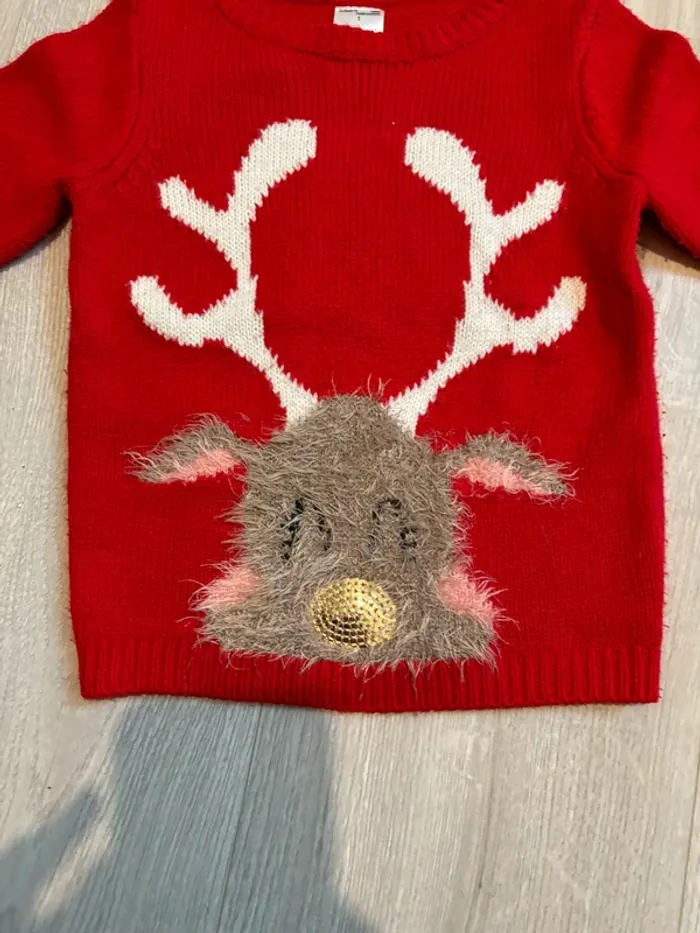 Pull de Noël rouge tete de renne - photo numéro 3