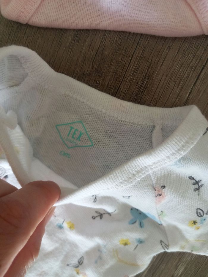 Lot de 3 bodys manches courtes fille taille 0 mois - photo numéro 2