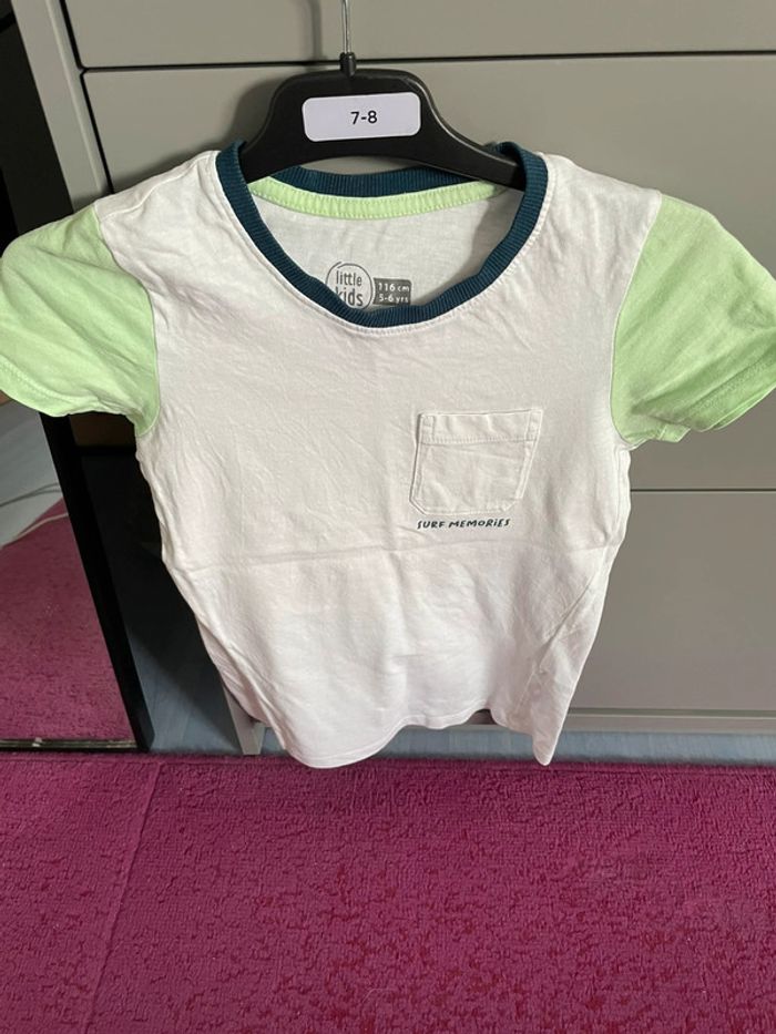 T-shirt blanc et vert, garçon