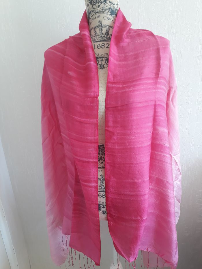 Faby27800 Echarpe femme dans les tons de dégradés de rose fushia avec franges, - photo numéro 2