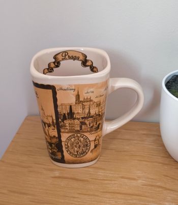 🌿 Tasse souvenir "Prague" en céramique 🌿
