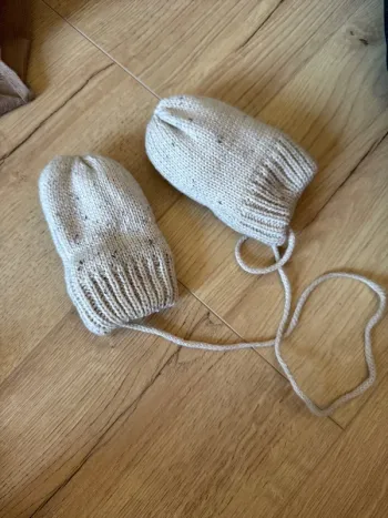 Moufles pour bébé en laine fourrées