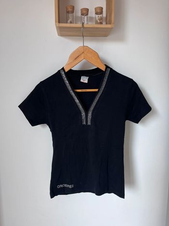 T-shirt noir col V