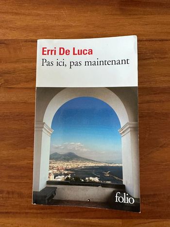 Livre / pas ici, pas maintenant