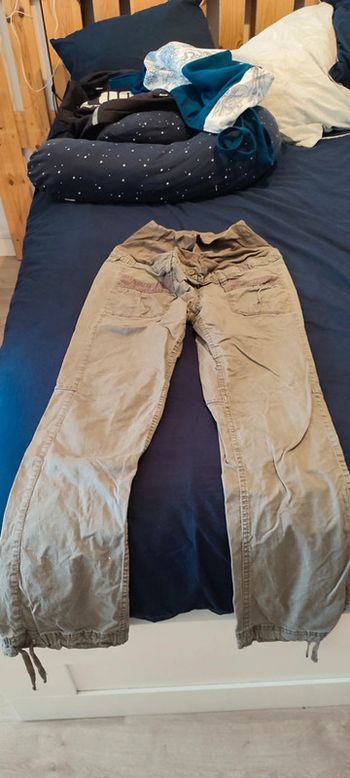 Pantalon évasé vert kaki très confortable