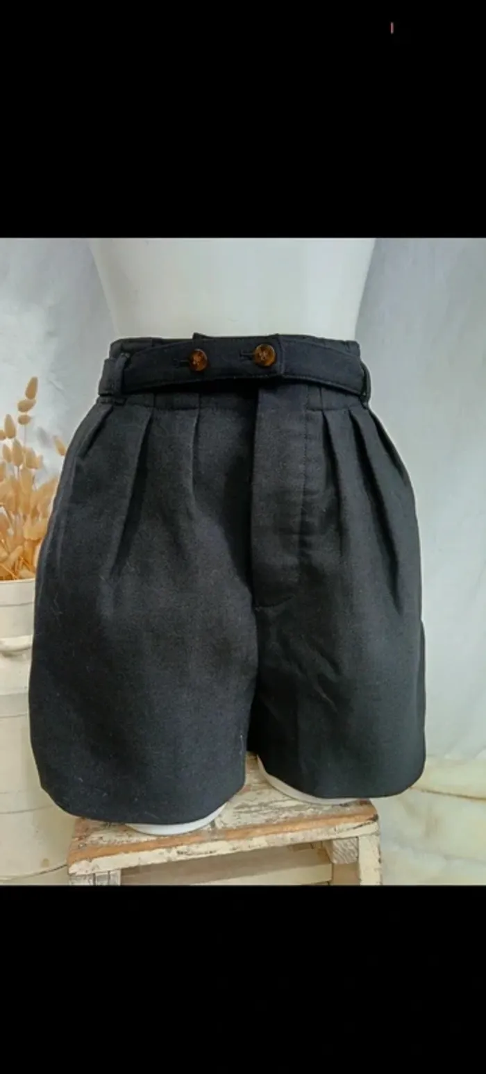 Marc By Marc Jacob "Short taille haute noir " t. 2 - photo numéro 4