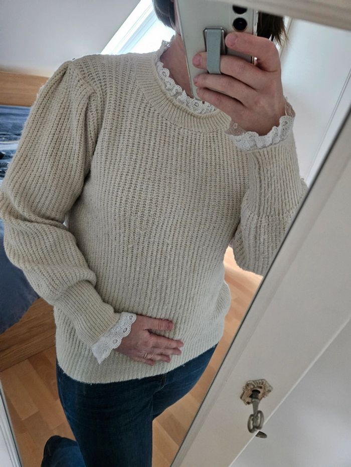 Pull ocre et dentelle TU