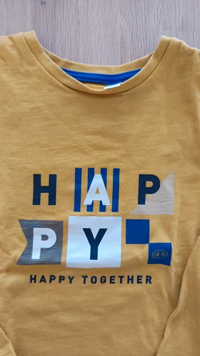 Tee shirt manche longue couleur moutarde Okaïdi 5 ans - photo numéro 2