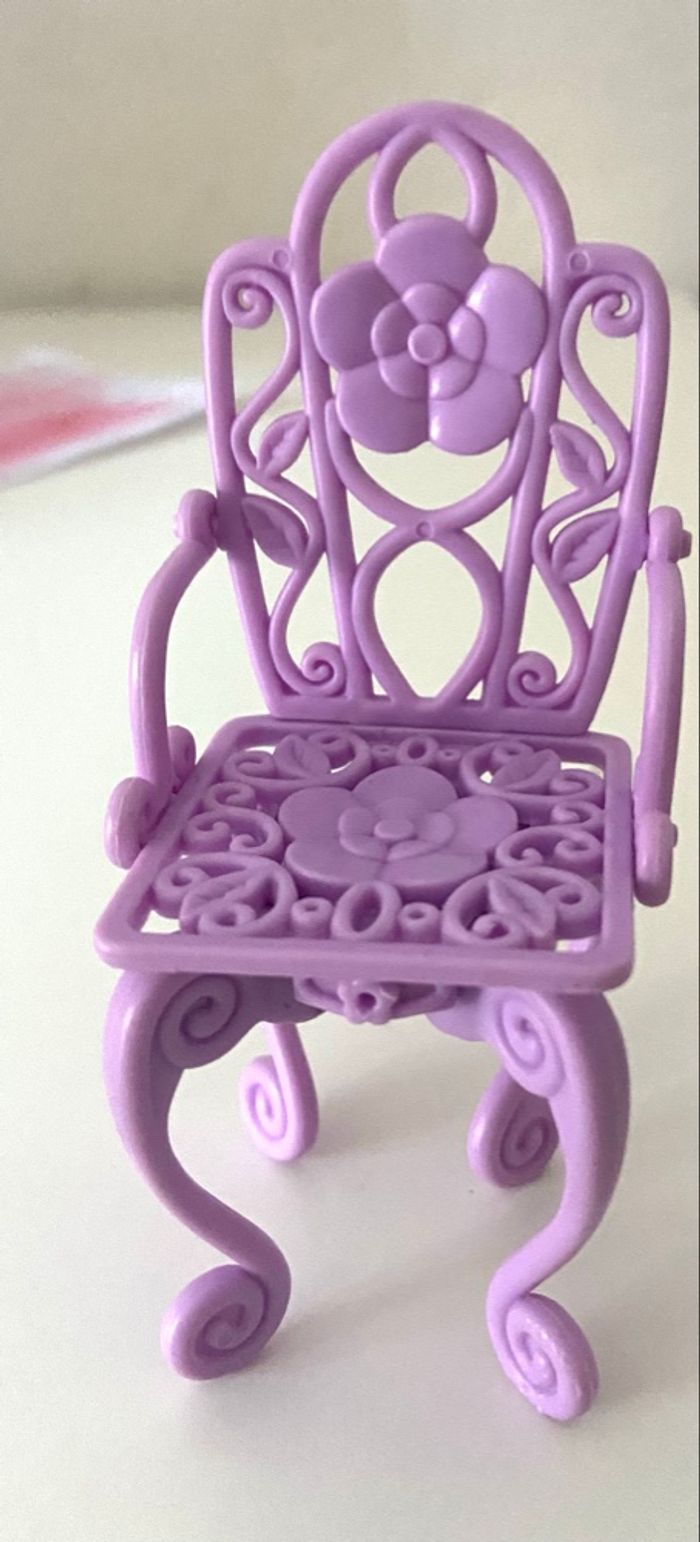 Belle chaise Barbie bon état - photo numéro 2