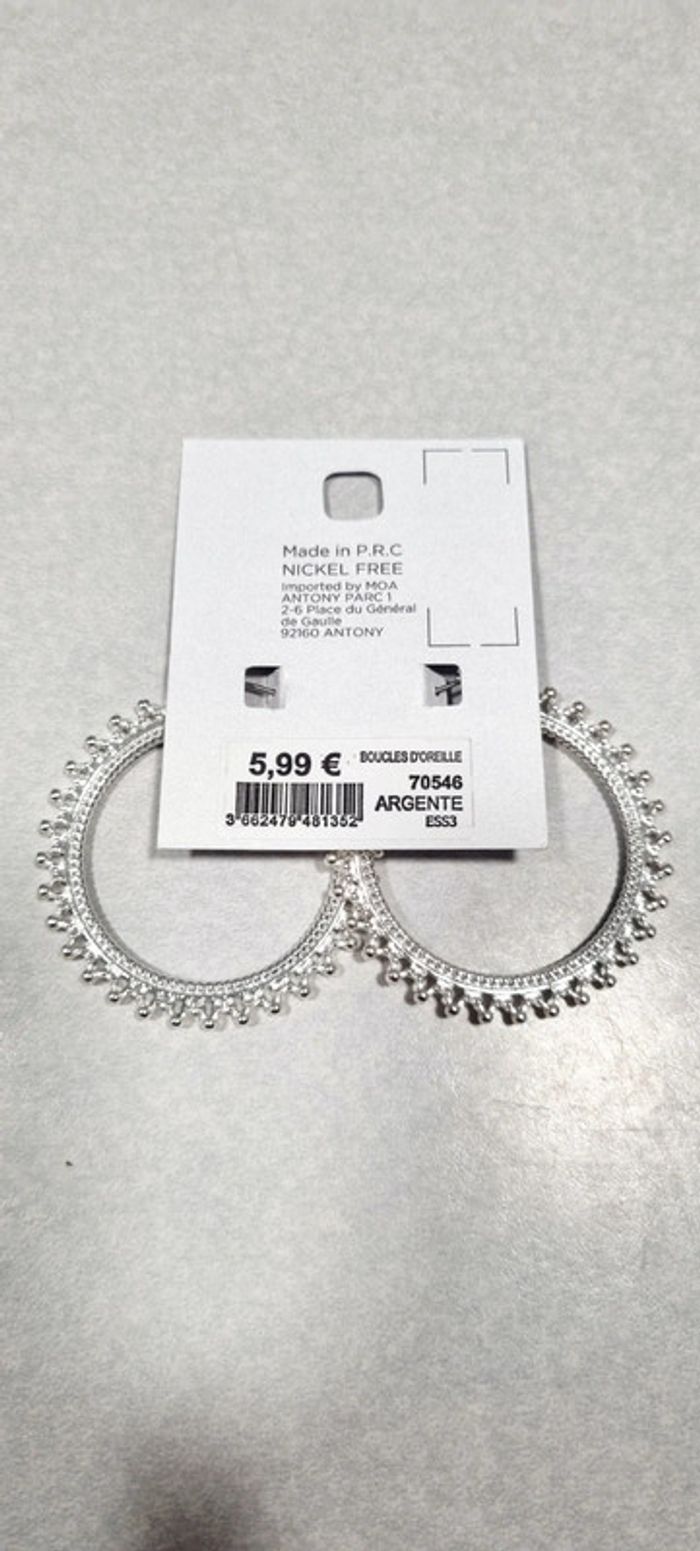 Boucles d'oreilles créoles argentées neuves avec étiquette moa - photo numéro 2