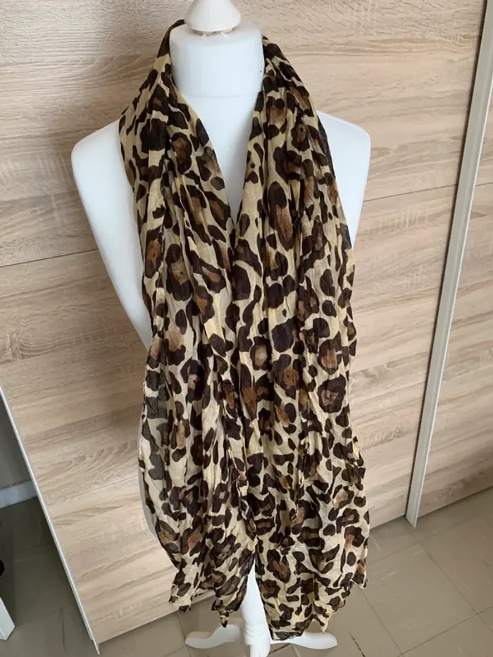 Long foulard léopard marron - photo numéro 4