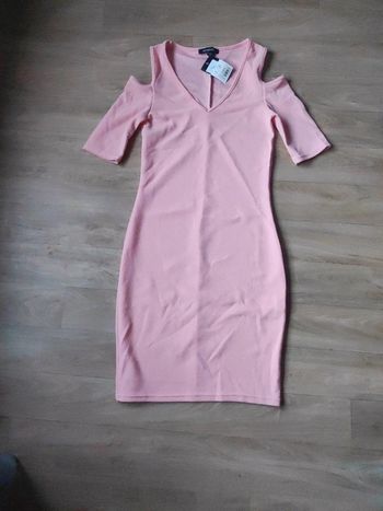 Robe épaule dénudées taille M