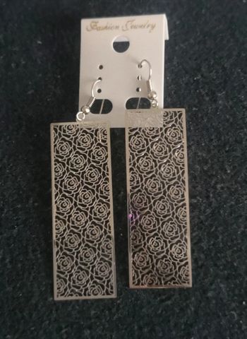 Boucles argentées rectangulaires