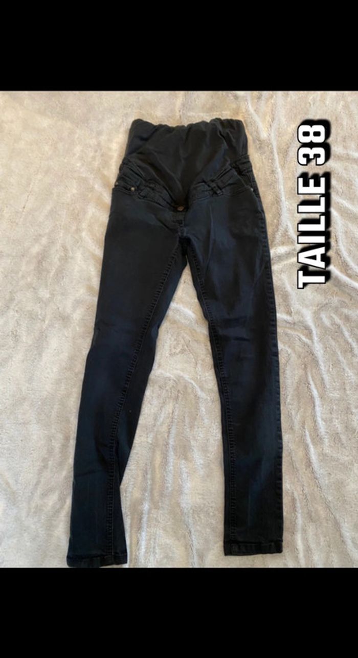 Jean noir maternité T.38 Colline