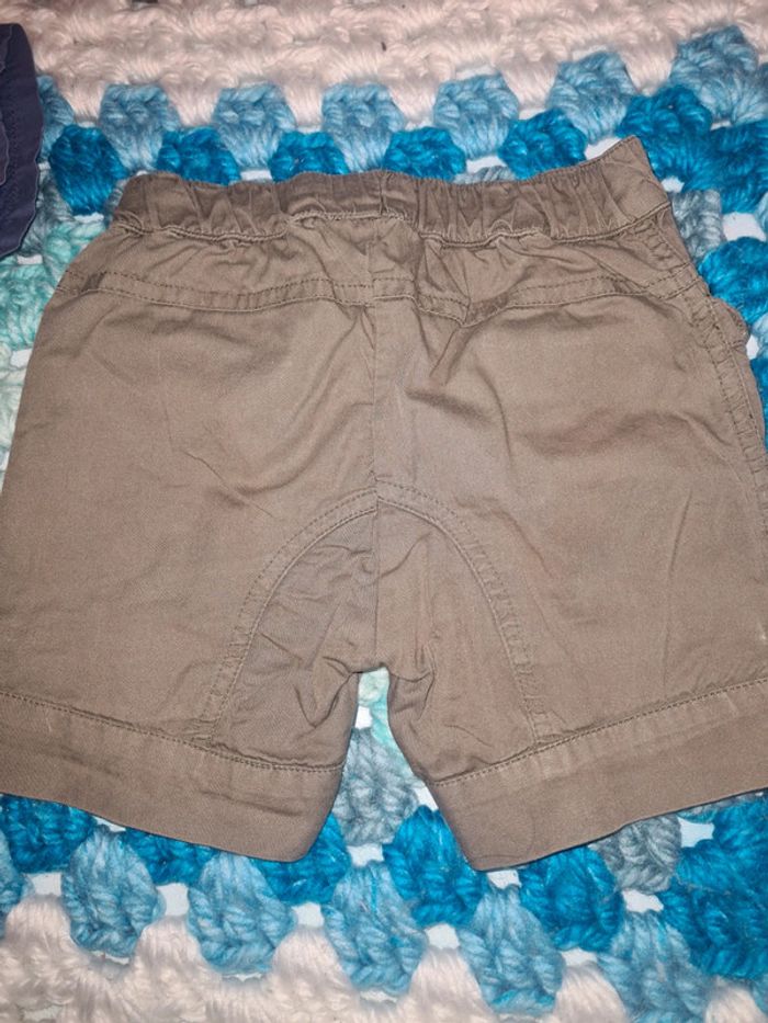 Lot 2 shorts 12 mois - photo numéro 4