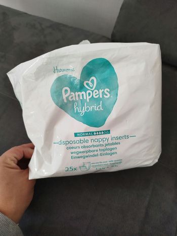 Couche Pampers hybride