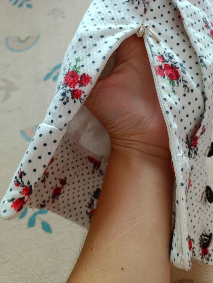 Short court blanc avec rose rouge zara basic M - photo numéro 8