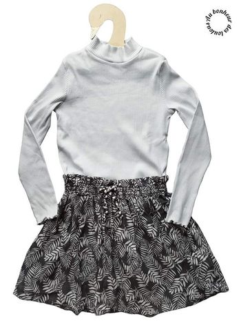 8 ans ensemble teeshirt côtelé Kiabi et jupe tape a l oeil