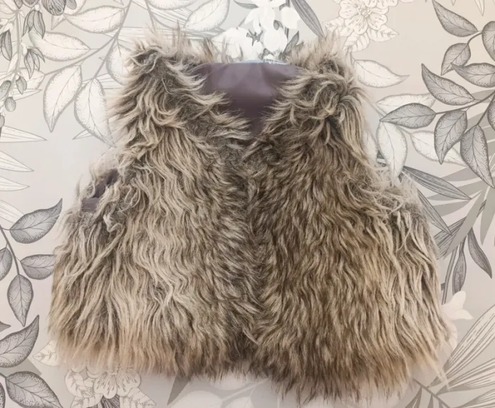 Fourrure sans manche